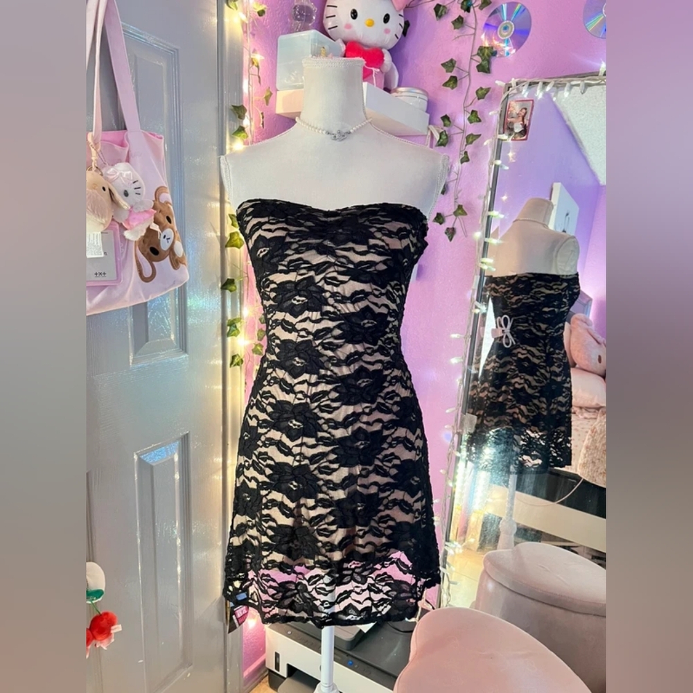 Black Lace Strapless Dress